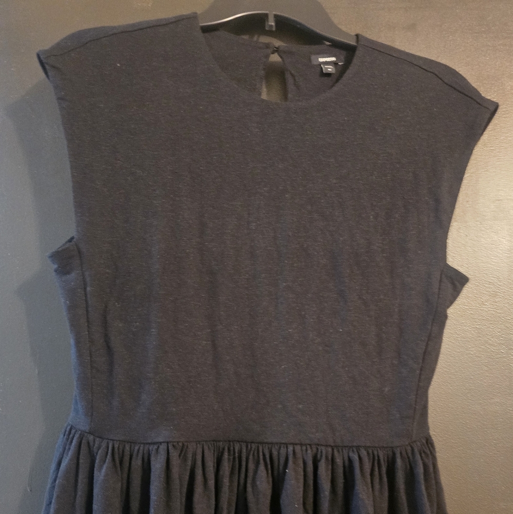 Black Sleeveless Gathered Waist Shirt